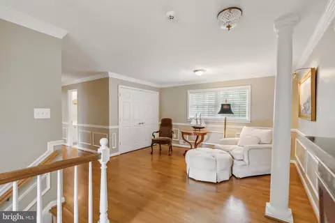 Entry Way - 932 Woburn Ct, Mclean, VA 22102 photo 10 of 12