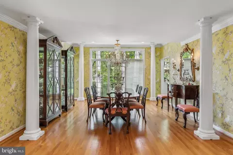 Dining - 932 Woburn Ct, Mclean, VA 22102 photo 3 of 5