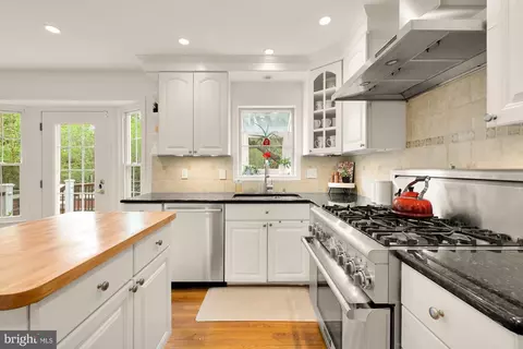 5963 Ranleigh Manor Dr, Mclean, VA 22101 photo 15