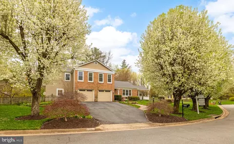5963 Ranleigh Manor Dr, Mclean, VA 22101