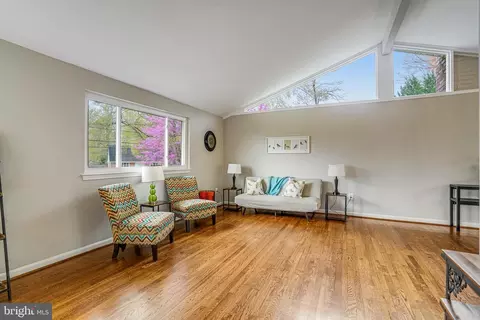 8618 Kenilworth Dr, Springfield, VA 22151 photo 4