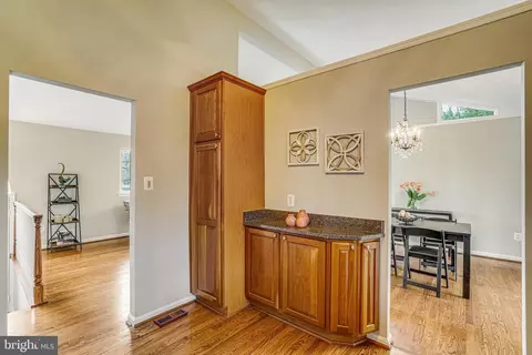 8618 Kenilworth Dr, Springfield, VA 22151 photo 18