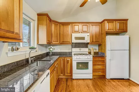 8618 Kenilworth Dr, Springfield, VA 22151 photo 14
