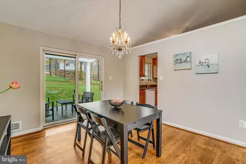 8618 Kenilworth Dr, Springfield, VA 22151 photo 11