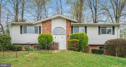 8618 Kenilworth Dr, Springfield, VA 22151