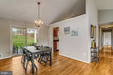 8618 Kenilworth Dr, Springfield, VA 22151 photo 8