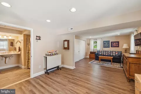 6919 Gillings Rd, Springfield, VA 22152 photo 33