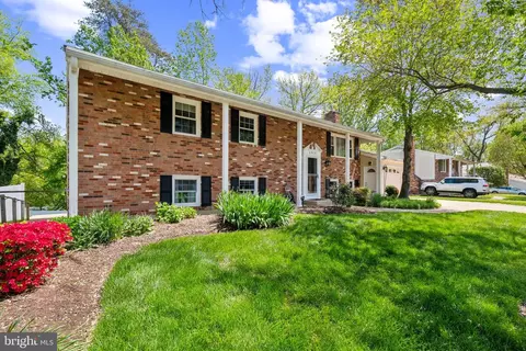 6919 Gillings Rd, Springfield, VA 22152 photo 3