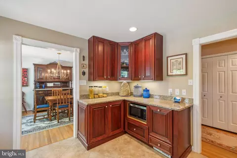 6919 Gillings Rd, Springfield, VA 22152 photo 11