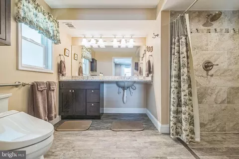 6919 Gillings Rd, Springfield, VA 22152 photo 37