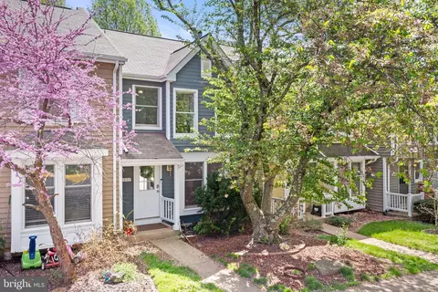 1568 Poplar Grove Dr, Reston, VA 20194