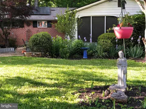 8606 London Ct, Springfield, VA 22151 photo 1