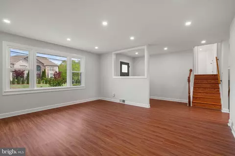 Living - 6607 Edsall Rd, Springfield, VA 22151 photo 2 of 6