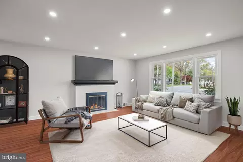 Living - 6607 Edsall Rd, Springfield, VA 22151 photo 1 of 6