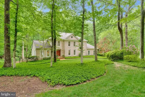 10606 Canterberry Rd, Fairfax Station, VA 22039