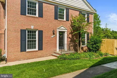 7034 Bradwood Ct, Springfield, VA 22151 photo 4