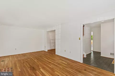 7034 Bradwood Ct, Springfield, VA 22151 photo 14