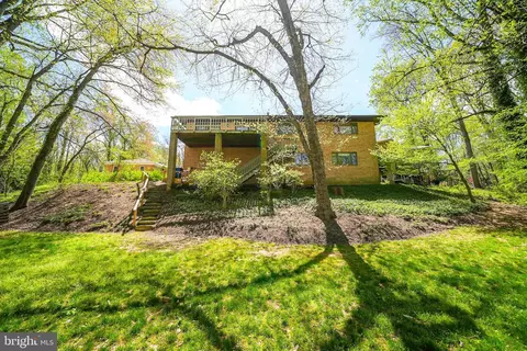 Exterior - 1520 Highwood Dr, Mclean, VA 22101 photo 10 of 19