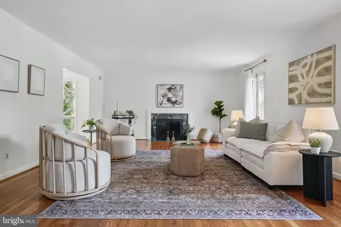 Living - 1520 Highwood Dr, Mclean, VA 22101 photo 4 of 14