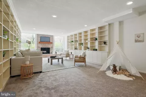 Living - 1520 Highwood Dr, Mclean, VA 22101 photo 7 of 14