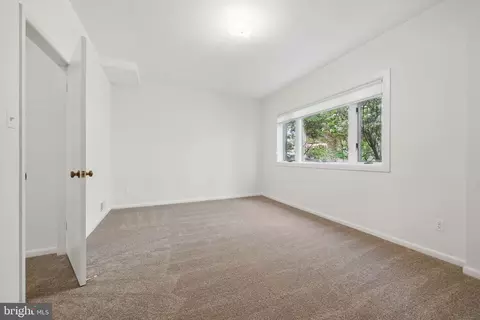 Bedroom - 1520 Highwood Dr, Mclean, VA 22101 photo 10 of 14