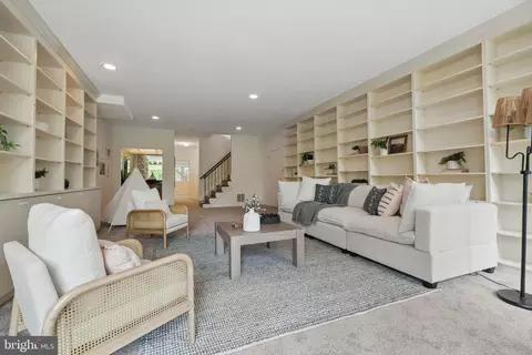 Living - 1520 Highwood Dr, Mclean, VA 22101 photo 13 of 14