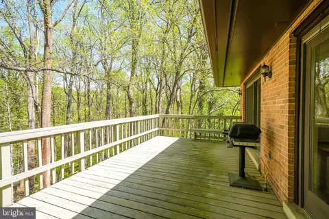 Exterior - 1520 Highwood Dr, Mclean, VA 22101 photo 16 of 19