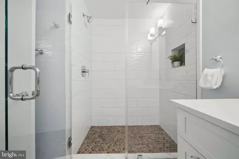 Bath - 1520 Highwood Dr, Mclean, VA 22101 photo 5 of 5