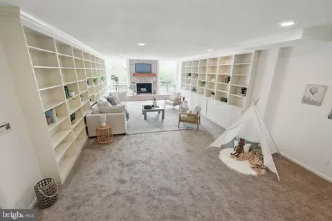 Living - 1520 Highwood Dr, Mclean, VA 22101 photo 10 of 14