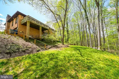 Exterior - 1520 Highwood Dr, Mclean, VA 22101 photo 13 of 19