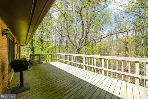 Exterior - 1520 Highwood Dr, Mclean, VA 22101 photo 17 of 19