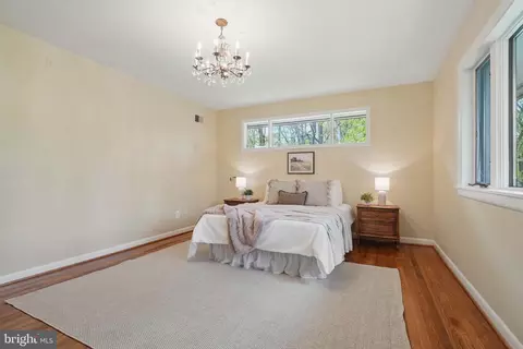 Bedroom - 1520 Highwood Dr, Mclean, VA 22101 photo 8 of 14