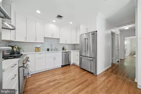 Kitchen - 1520 Highwood Dr, Mclean, VA 22101 photo 6 of 9