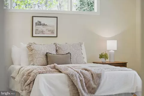 Bedroom - 1520 Highwood Dr, Mclean, VA 22101 photo 6 of 14
