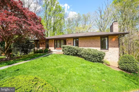 Exterior - 1520 Highwood Dr, Mclean, VA 22101 photo 6 of 19