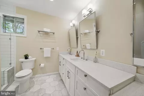 Bath - 1520 Highwood Dr, Mclean, VA 22101 photo 2 of 5