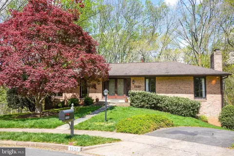 Exterior - 1520 Highwood Dr, Mclean, VA 22101 photo 11 of 19