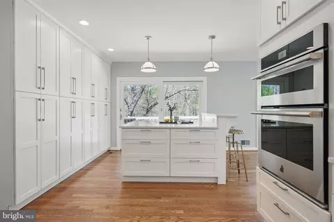 Kitchen - 1520 Highwood Dr, Mclean, VA 22101 photo 7 of 9