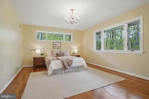 Bedroom - 1520 Highwood Dr, Mclean, VA 22101 photo 7 of 14