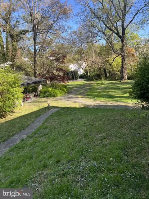 1060 Harvey Rd, Mclean, VA 22101 photo 2