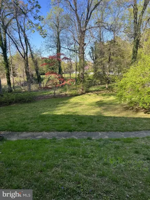 1060 Harvey Rd, Mclean, VA 22101 photo 3
