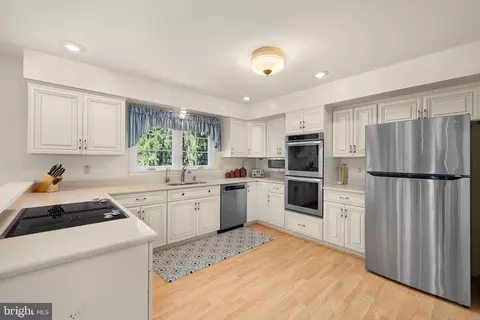 7908 Deerlee Dr, Springfield, VA 22153 photo 36