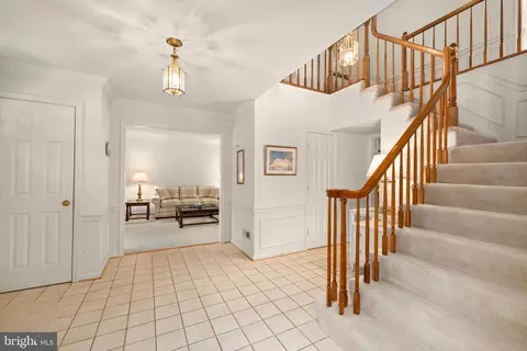 7908 Deerlee Dr, Springfield, VA 22153 photo 4