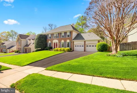 7908 Deerlee Dr, Springfield, VA 22153