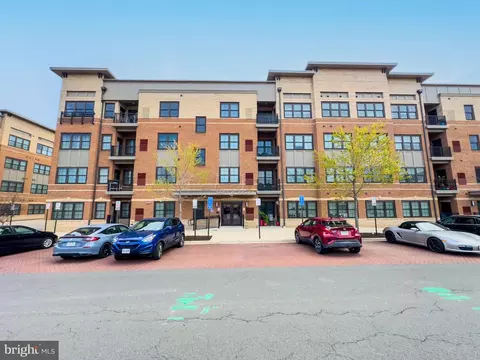2907 Bleeker St #407, Fairfax, VA 22031