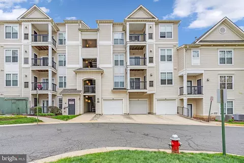 11355 Aristotle Dr #213, Fairfax, VA 22030