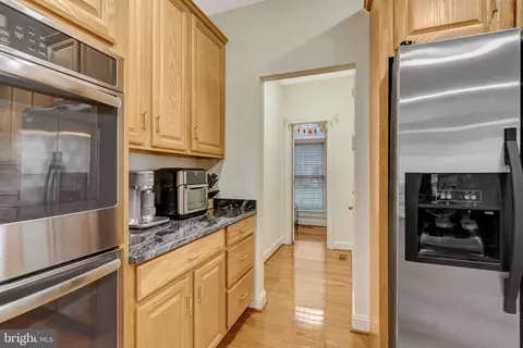 Entry Way - 14044 Eagle Chase Cir, Chantilly, VA 20151 photo 5 of 8