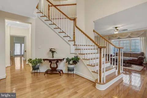 Entry Way - 14044 Eagle Chase Cir, Chantilly, VA 20151 photo 2 of 8