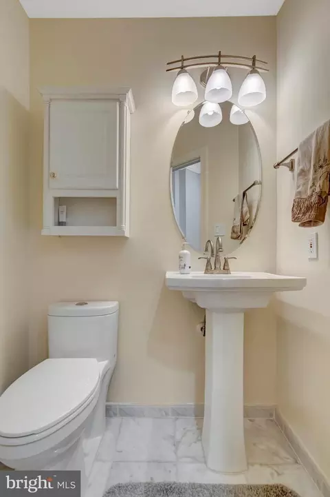 Bath - 14044 Eagle Chase Cir, Chantilly, VA 20151 photo 1 of 9