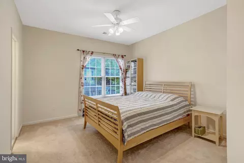 Bedroom - 14044 Eagle Chase Cir, Chantilly, VA 20151 photo 5 of 14